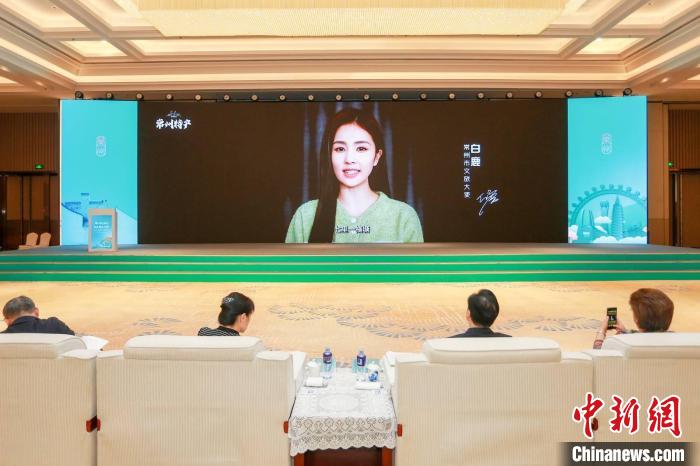 常州籍演員白鹿擔綱常州文旅大使，為家鄉(xiāng)傾情打CALL。　唐娟 攝