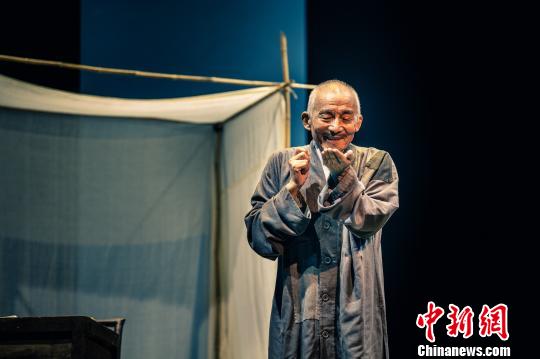 游本昌《弘一法師·最后之勝利》劇照。游思涵 攝