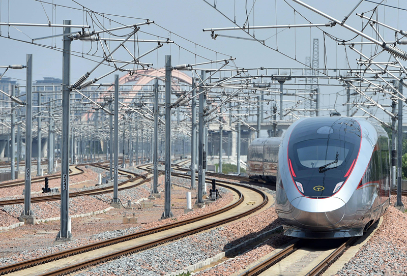 2022年6月20日，濟(jì)鄭高鐵鄭州首發(fā)G9206次列車駛出鄭州東站。