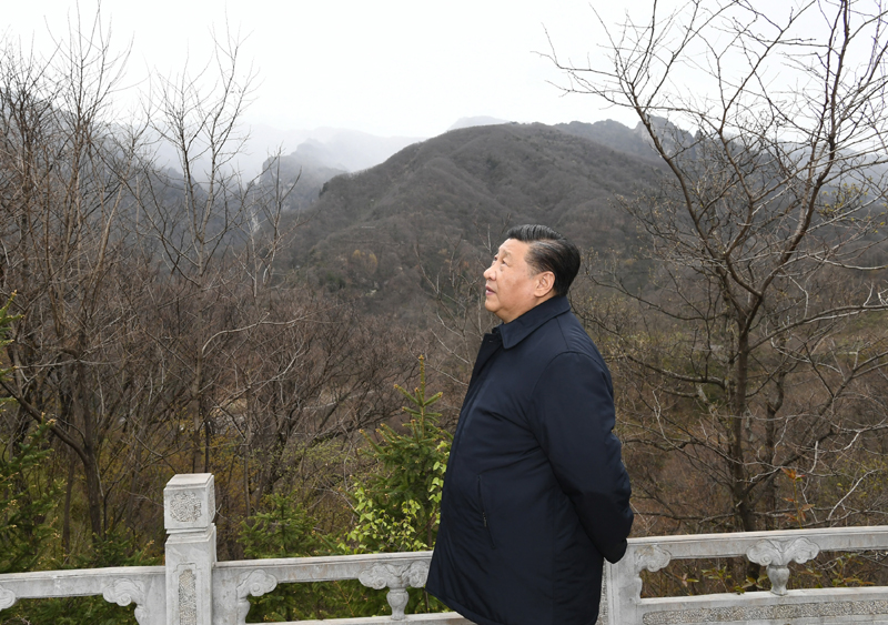 2020年4月20日，習(xí)近平總書記在位于陜西柞水的秦嶺牛背梁國(guó)家級(jí)自然保護(hù)區(qū)考察秦嶺生態(tài)保護(hù)情況。
