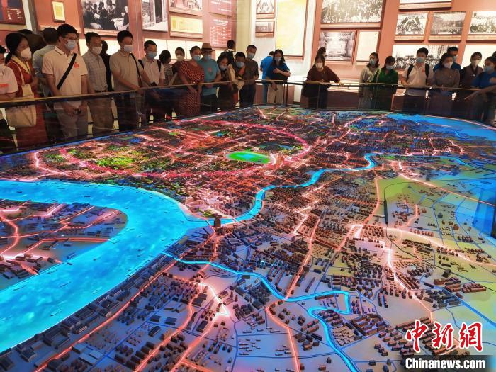 日喀則文化與旅游管理工作者上?！叭〗?jīng)”領(lǐng)悟生態(tài)旅游內(nèi)涵