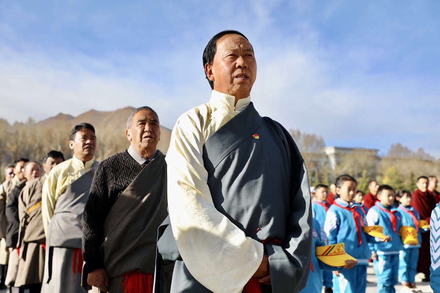 “升國旗、唱國歌”儀式現場。
