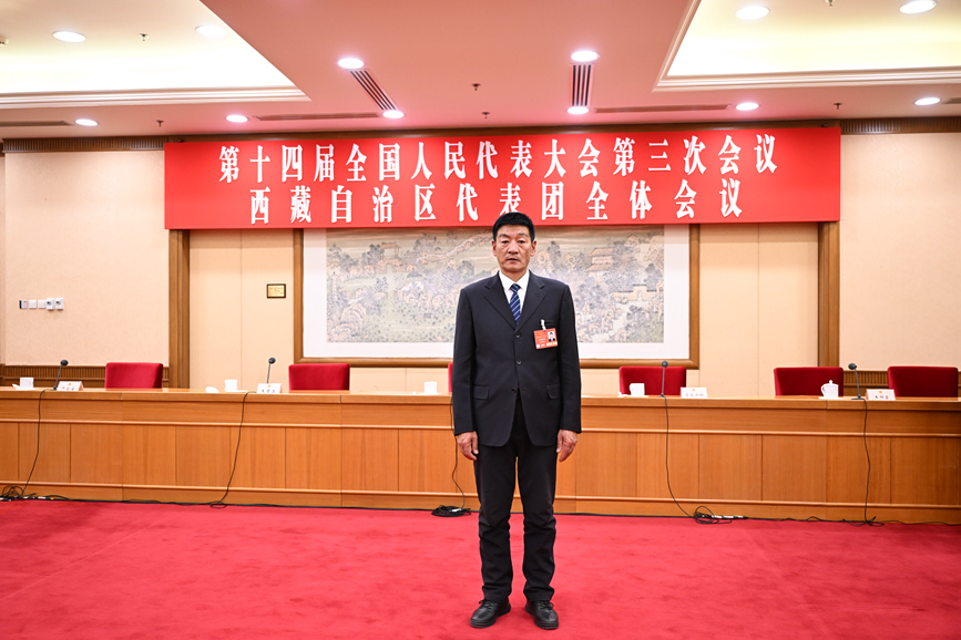 全國人大代表、國網拉薩供電公司城區供電服務中心帶電作業保電班副班長扎西尼瑪。次吉美朵攝